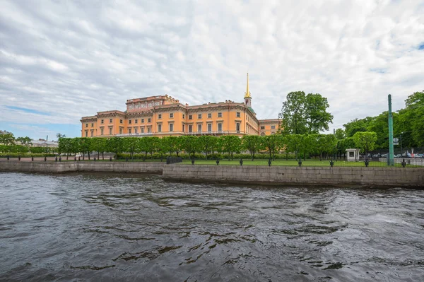 Utsikt Över Michailovskijs Slott Eller Ingenjörernas Slott Tidigare Kungligt Residens — Stockfoto