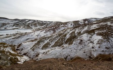 Altay dağlarının kışın manzarası, Sibirya, Rusya