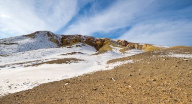 Altay dağlarının kışın manzarası, Sibirya, Rusya