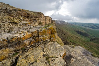 Rusya 'nın Karachay-Çerkesya Cumhuriyeti' ndeki Bermamyt Platosu 'nun panoramik manzarası