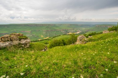 Rusya 'nın Karachay-Çerkesya Cumhuriyeti' ndeki Bermamyt Platosu 'nun panoramik manzarası