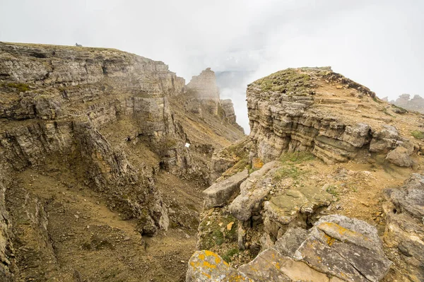 Rusya 'nın Karachay-Çerkesya Cumhuriyeti' ndeki Bermamyt Platosu 'nun panoramik manzarası