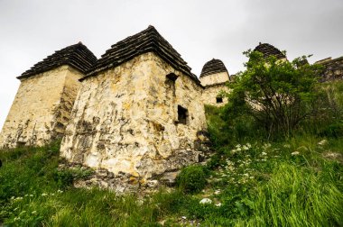 Dargavs Köyü, Kuzey Osetya, Rusya 'da Antik Alanya nekropolü (Ölüler Şehri)
