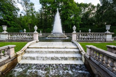 Aziz Petrus, Rusya - 18 Haziran 2018: Peterhof, Saint Petersburg, Rusya 'daki Lower Park bahçesindeki 