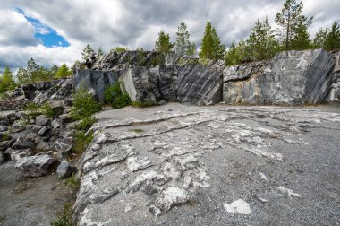 Ruskeala dağ parkındaki İtalyan mermer ocağı, Karelia, Rusya