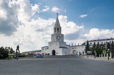 Kazan Kremlin 'in ana girişi olan Spasskaya Kulesi, Tataristan Cumhuriyeti, Rusya