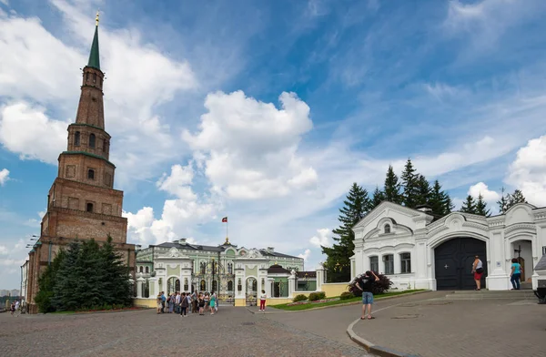 Kazan Russia July 2018 Leaning Tower Syuyumbike Governor Presidential Palace — Stock Photo, Image