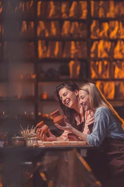 Happy Young Girls Drawing Studio — Stock Photo, Image