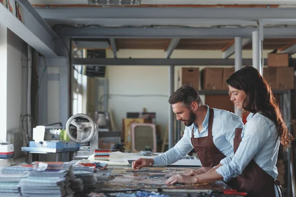 Gençlerin önlük atölye