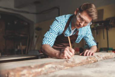 Genç Efendi bir önlük kapalı çalışma