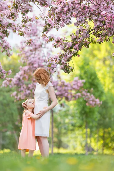 Mother Daughter Blooming Garden — Stock Photo, Image