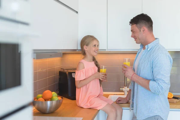 Father Daughter Having Breakfast Kitchen — Stock Photo, Image
