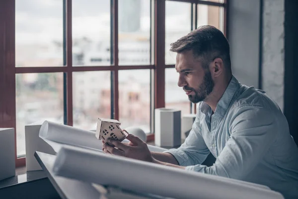 Zralé Architekt Dřevěný Dům Dílně Stock Fotografie