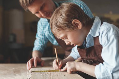 Baba ve oğul marangozluk sonra işte