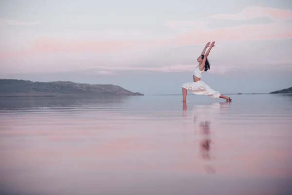 Astrologin Macht Yoga See — Stockfoto