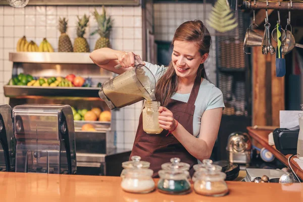 Attractive Girl Smoothie Kitchen — Stock Photo, Image