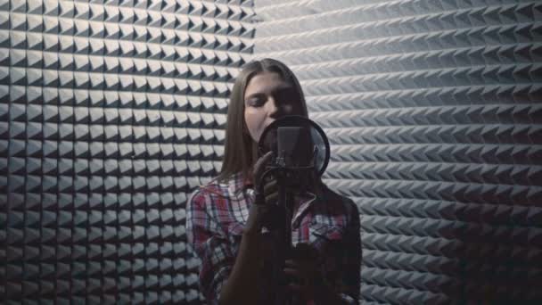 Attractive Singing Girl Recording Studio — Stock Video