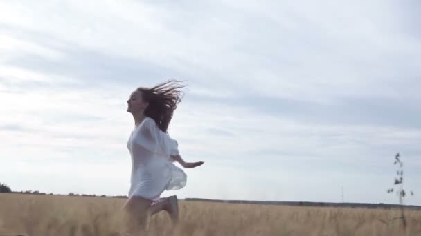 Running Girl Field Outdoors — Stock Video