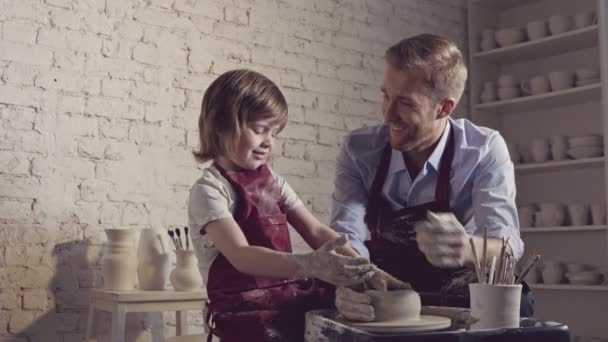 Glückliche Menschen Der Töpferei — Stockvideo