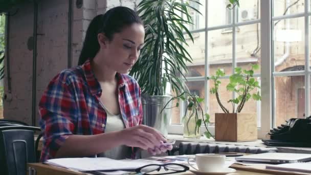 Young Girl Making Photos — Stock Video