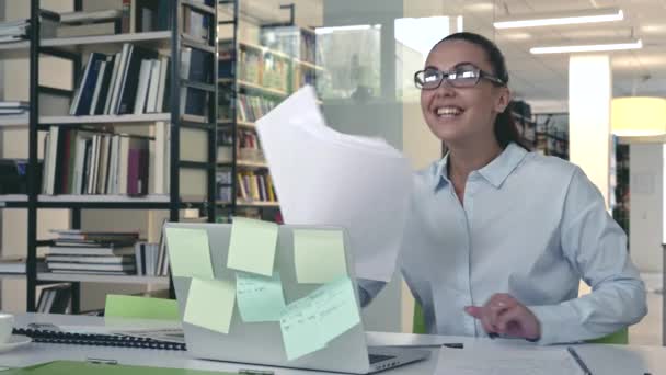 Щаслива Бізнес Леді Офісі — стокове відео