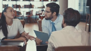 Ofisteki iş adamları