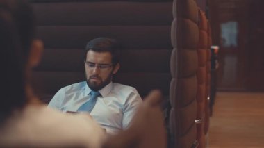 Ofisteki iş adamı.