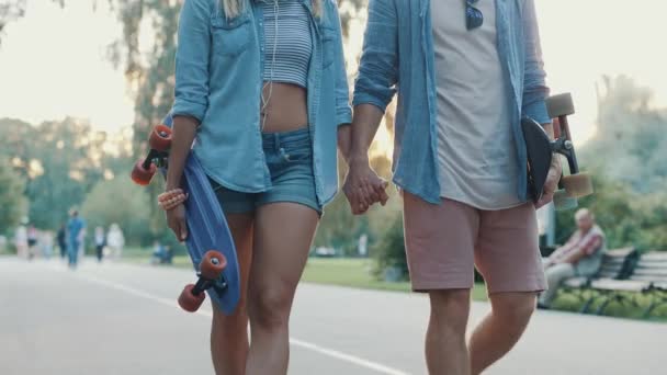 Joven Pareja Feliz Aire Libre — Vídeo de stock