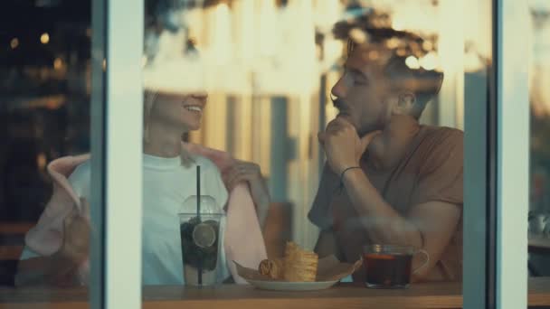 Lächelndes Paar Einem Café — Stockvideo