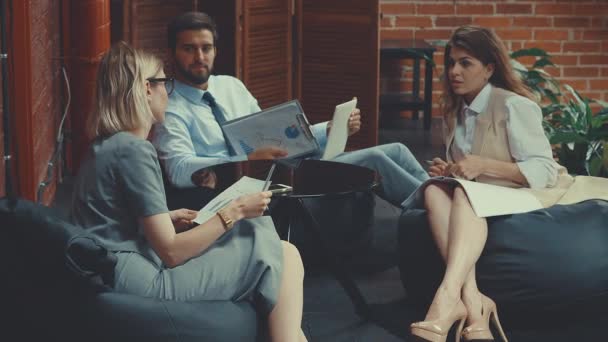 Gente Negocios Sonriente Reunión — Vídeo de stock