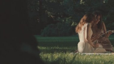 Piknik güzel kadınlar