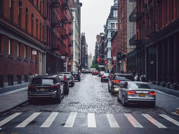 Trafikerad Gata New York City — Stockfoto