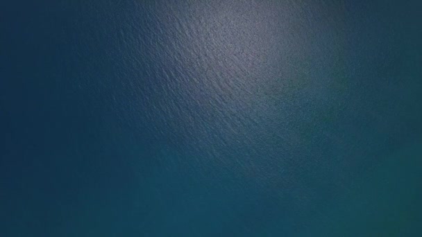 Γαλάζια Θάλασσα Από Ένα Ελικόπτερο — Αρχείο Βίντεο