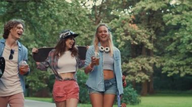 Bir Kay Kay ile mutlu insanlar