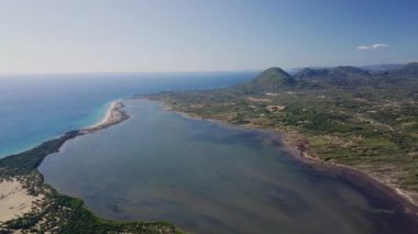 Kıyı şeridi Korfu Adası