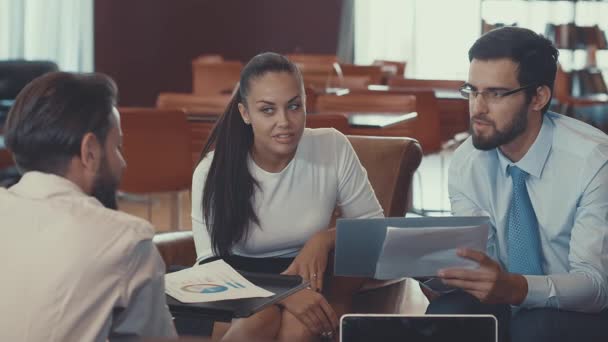 Pessoas Negócios Sorridentes Uma Entrevista Working — Vídeo de Stock