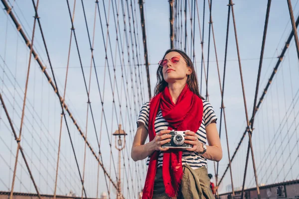 Giovane Fotografo Sul Ponte Brooklyn New York — Foto Stock