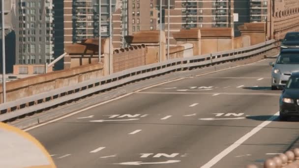 纽约一座桥上的交通 — 图库视频影像