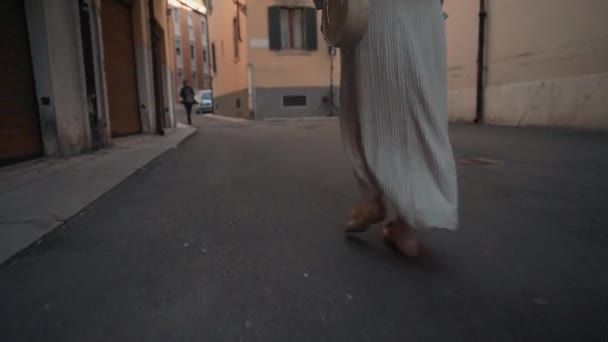 Žena Dlouhé Sukni Itálii — Stock video