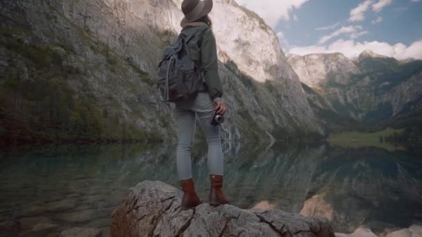 Young Photographer Retro Camera Obersee Germany — Stock Video