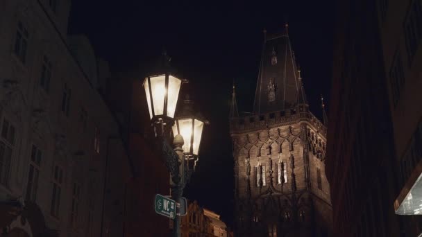 Linterna Una Calle Nocturna Polonia — Vídeo de stock