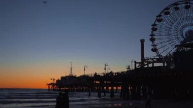 Akşam Santa Monica plaj