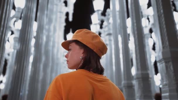 Attrayant Touriste Sur Fond Lanternes Los Angeles — Video