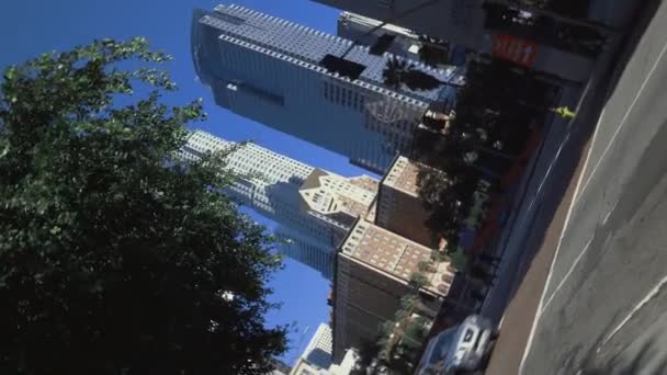 Wolkenkrabbers Een Straat Van Los Angeles Bij Zonnig Weer — Stockvideo