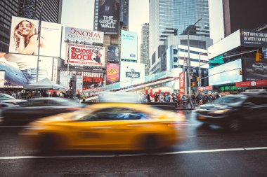 New York Times Meydanı'nda karayolu trafiği