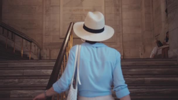 Young Girl Climbing Stairs Museum — Stock Video