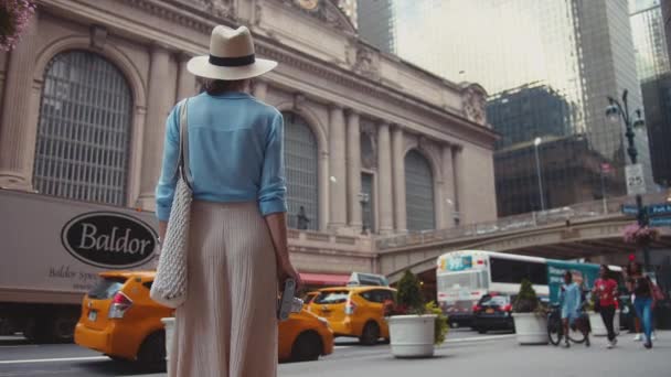 纽约大中央车站的年轻游客 — 图库视频影像