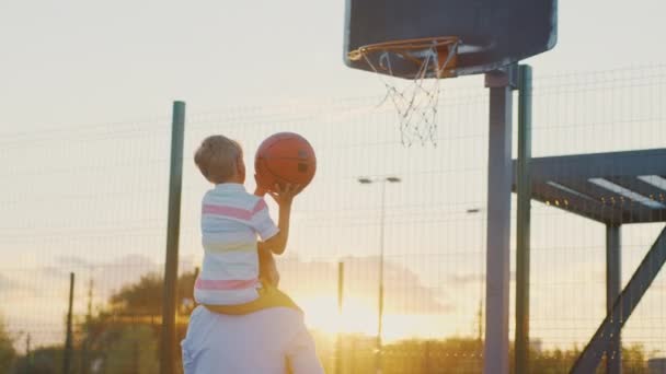 Father Son Playing Basketball Court — Stock Video