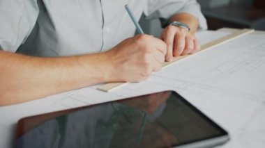 İş yerinde profesyonel, yakın plan.