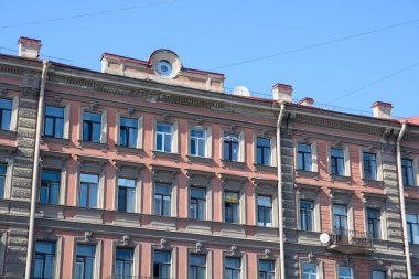 Binalar, sokaklar, köprüler, nehirler ve kanallar St. Petersburg, Rusya'nın görünümü.